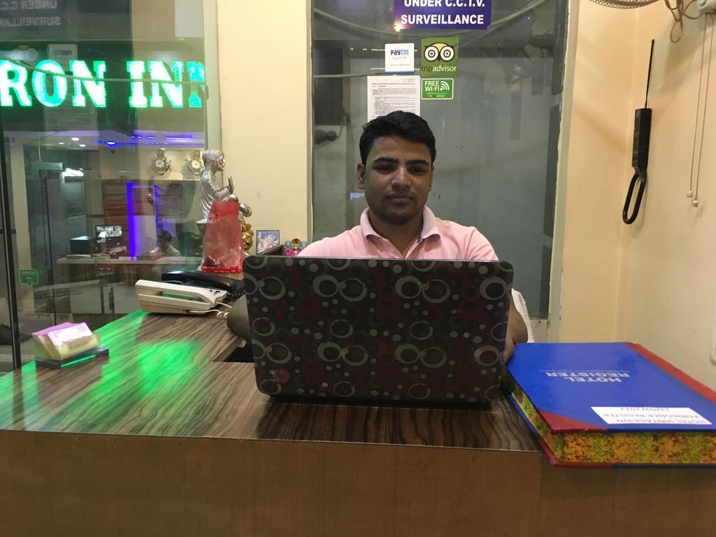 Hotel Vintage Inn Új-Delhi Kültér fotó